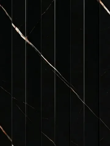 Noir Royale Fluted boards, close-up of the face: marble look, black ribs with white veins