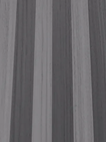Oak Gray Fluted boards, close-up of the face: light gray oak ribs, darker grooves